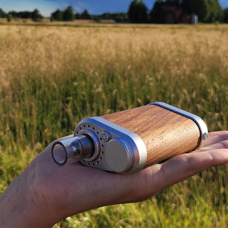 Tinymight 2 Vaporizer size in hand